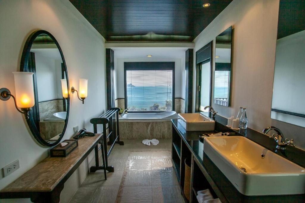 Villa 360 Resort And Spa Phi Phi Islands Exterior photo