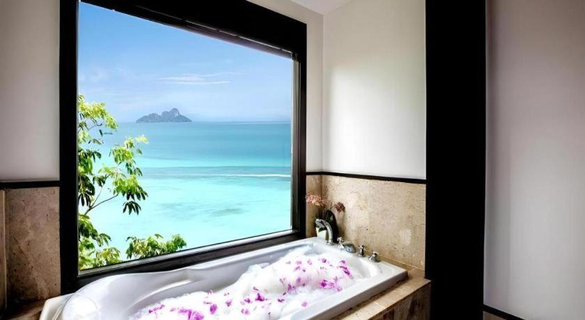 Villa 360 Resort And Spa Phi Phi Islands Exterior photo
